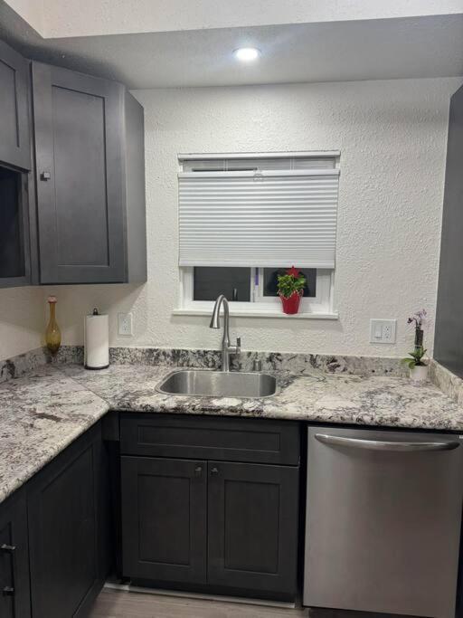 Appartamento Bumblebee House Oakland Esterno foto