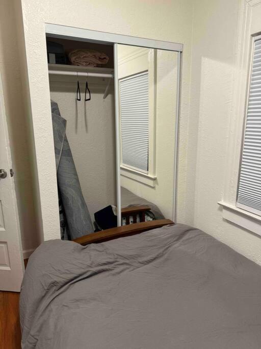 Appartamento Bumblebee House Oakland Esterno foto