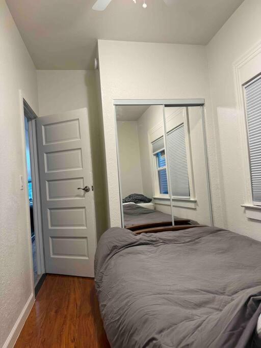 Appartamento Bumblebee House Oakland Esterno foto