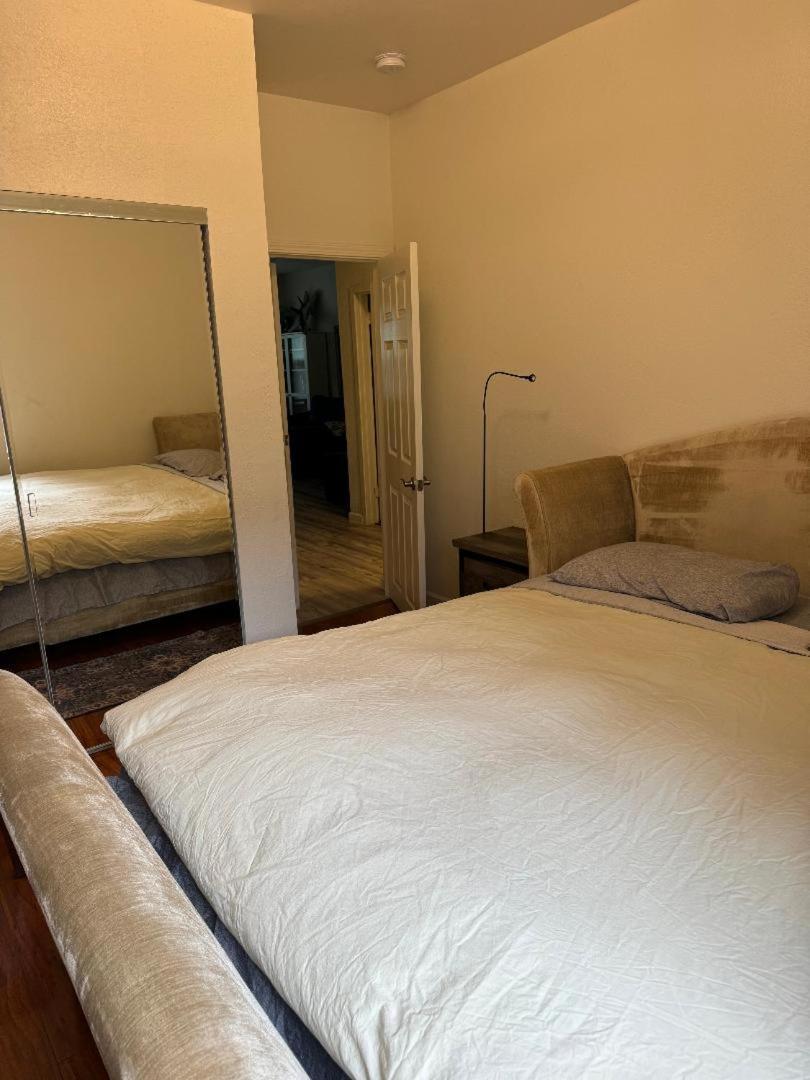 Appartamento Bumblebee House Oakland Esterno foto